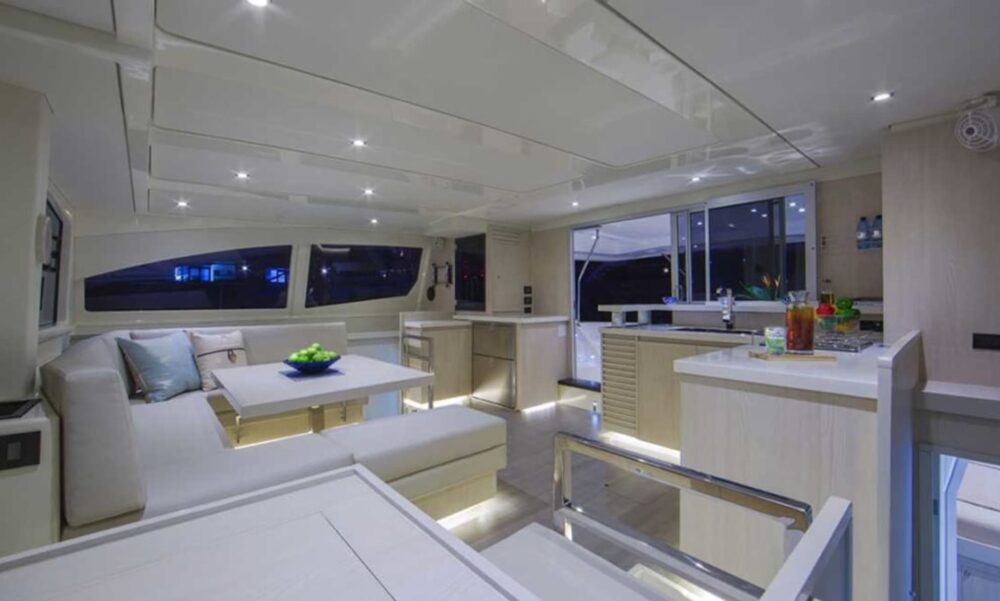 Charter 51' Power Catamaran in Phuket, Thailand - Imagen 15